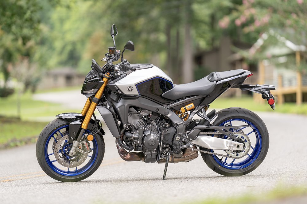 left side view of the Yamaha MT-09 SP