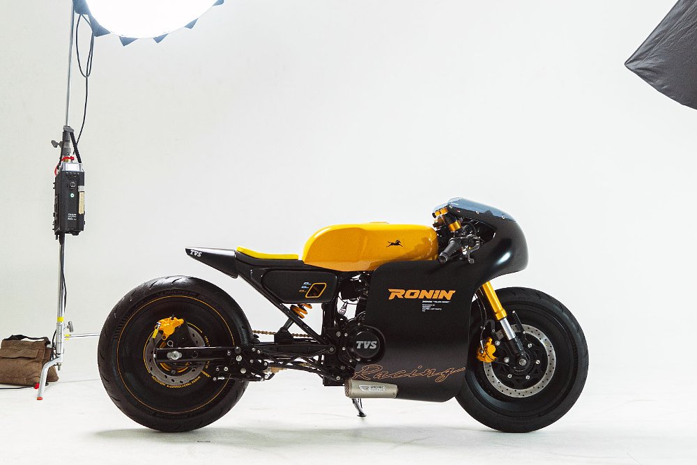 yellow custom Ronin