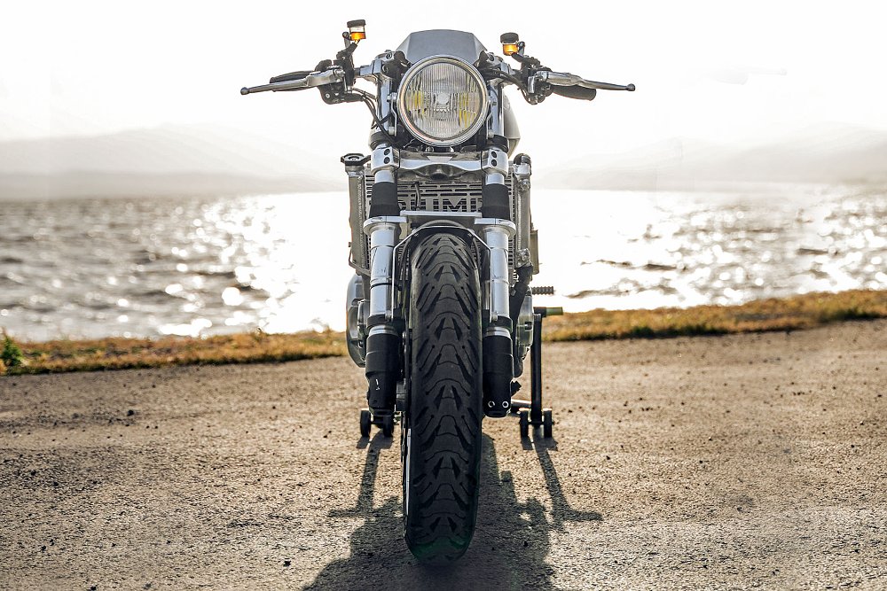 front view of the Triumph custom showing round headlight